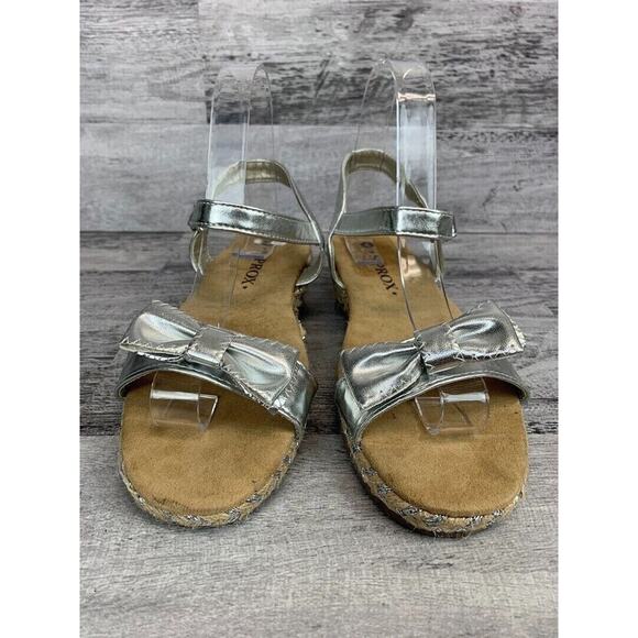 Girls Silver Metallic Sprox Bow Sandals Size 4 - Picture 2 of 7